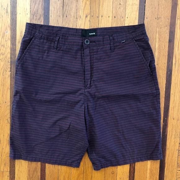 π Menβs striped Hurley shorts 36 navy red pants